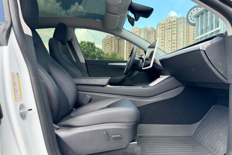 Used Tesla Model Y 2024 Rear-Wheel-Drive Version
