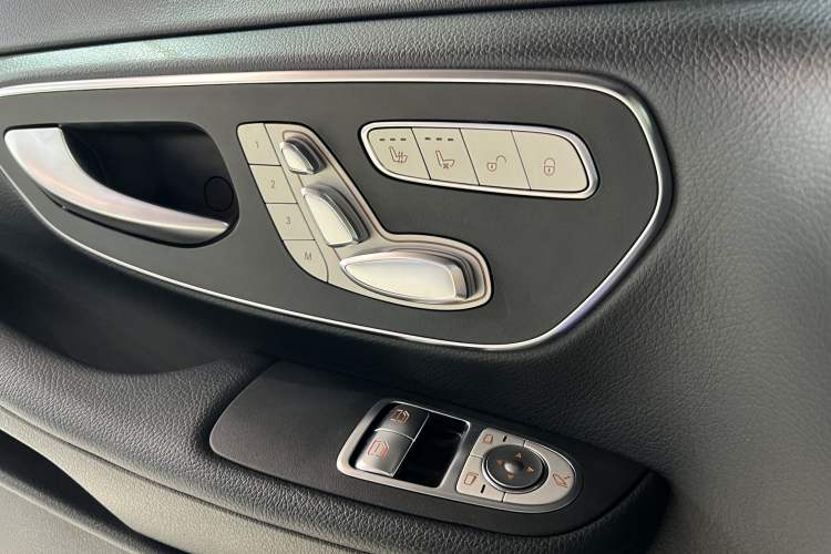 Used Mercedes-Benz V-Class 2021 V 260 Avantgarde Edition
