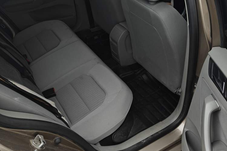 Used Volkswagen Bora 2013 1.6L Automatic Fashion Model