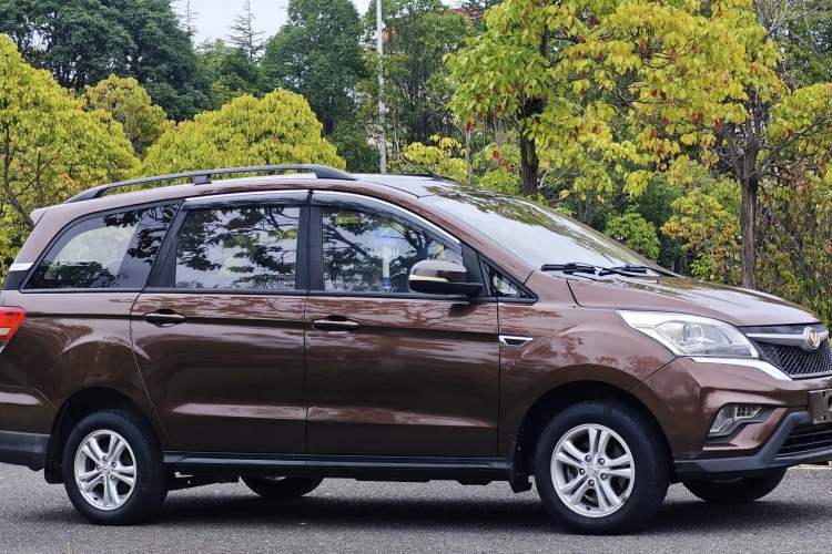 Used HYOSOW H3 2015 1.5L Manual Comfort Model
