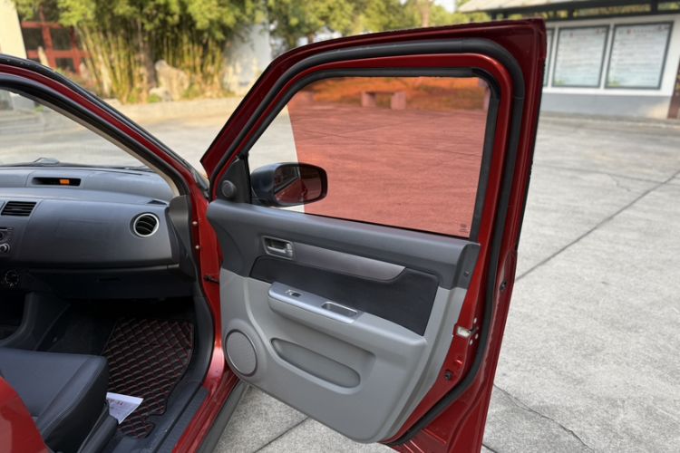 Used Suzuki Swift 2014 1.5L Automatic Fashion Edition
