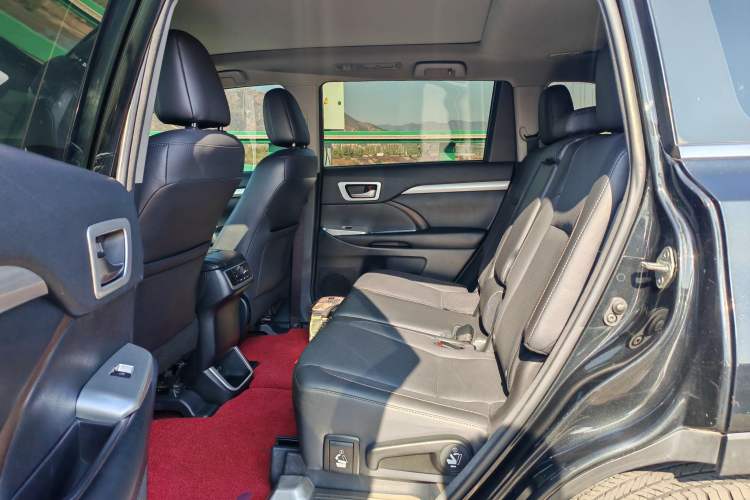 Used Toyota Highlander 2018 2.0T Four-Wheel Drive Luxury Edition 7 Seats China V Emission Standard