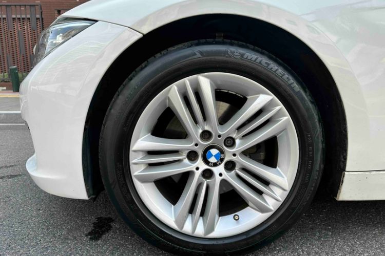 Used BMW 3 Series 2016 320Li Ambition Model
