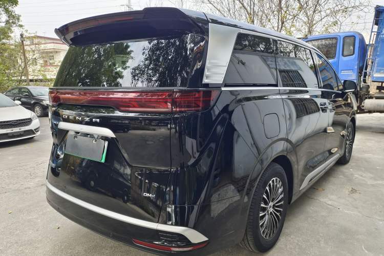 Used Denza D9 2022 DM-i 1040 Prestige Model