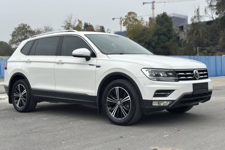 Used Volkswagen Tiguan L 2019 330TSI Automatic Two-Wheel Drive Panoramic Comfort Edition China VI Standard
