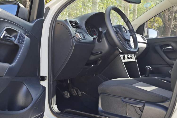 Used Volkswagen Polo 2016 1.4L Manual Fashion Model
