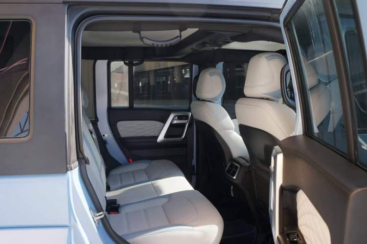 Used Beijing Auto BJ40 2021 2.0D Automatic Four-Wheel Drive Blade Hero Edition Adventurer Type
