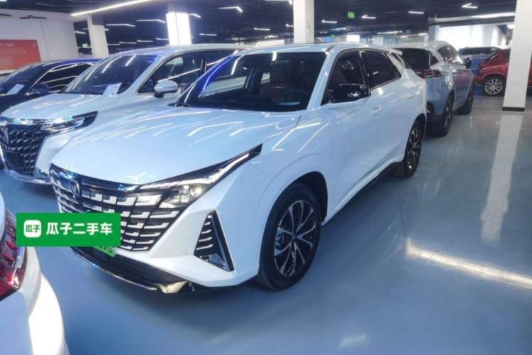 Used Changan UNI-Z New Energy 2024 Blue Whale Smart Electric iDD 125km Beyond Edition
