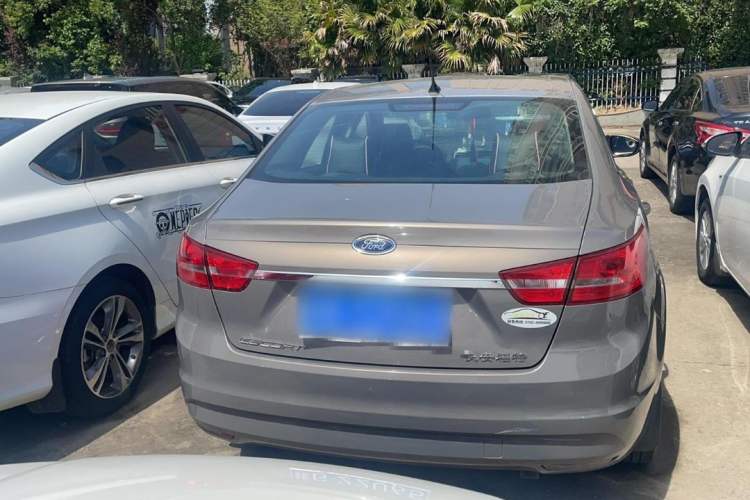 Used Ford Escort 2015 1.5L Automatic Fashion Model
