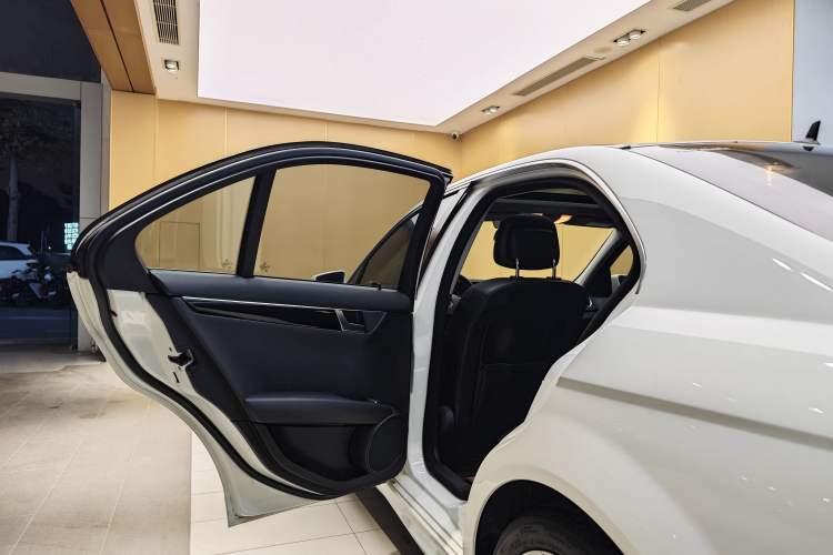 Used Mercedes-Benz C-Class 2013 C 180 Classic Grand Edition