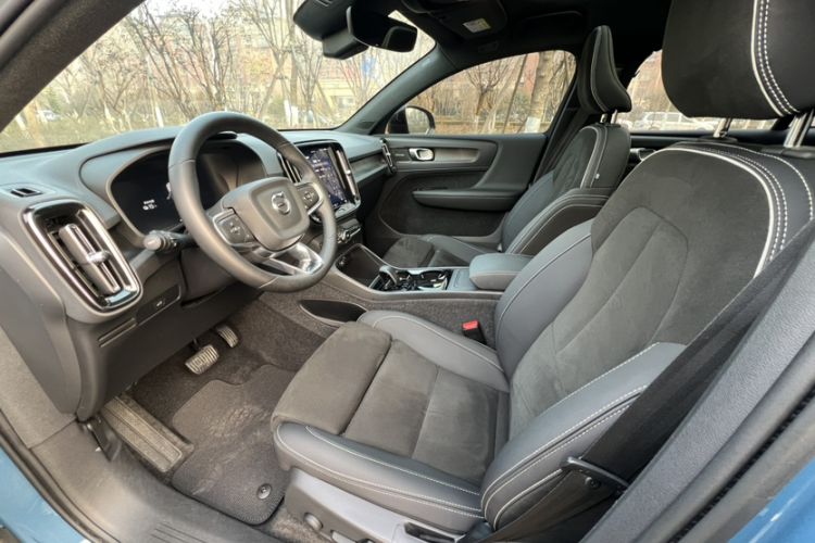 Used Volvo C40 2022 Long-Range PRO Version
