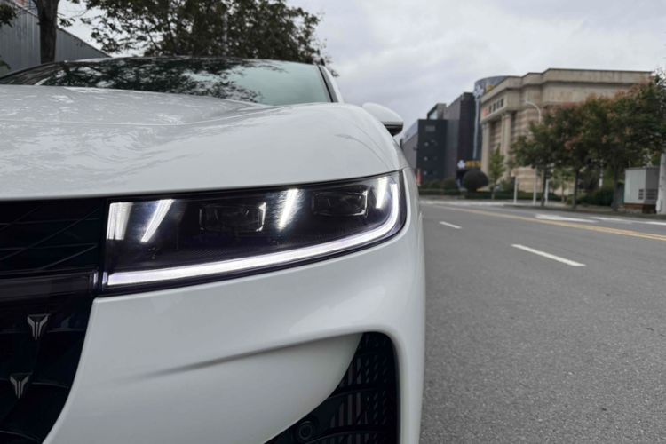 Used VOYAH PASSION 2024 PHEV Four-Wheel Drive Ultra-Long Range Executive Edition
