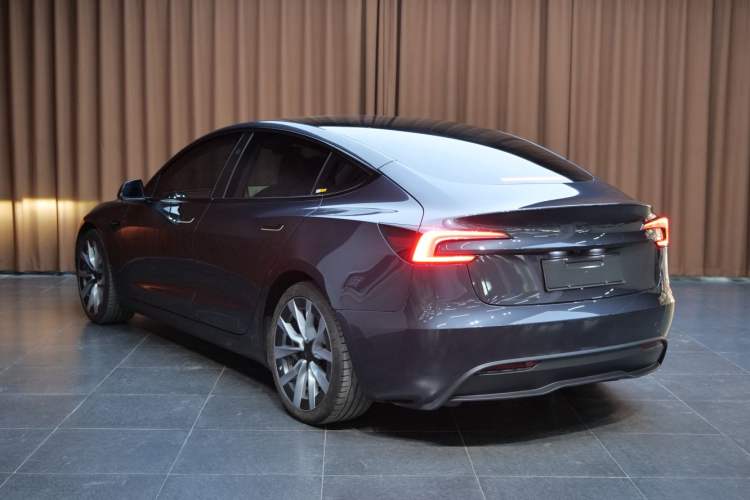 Used Tesla Model 3 2023 Long-Range All-Wheel-Drive Version
