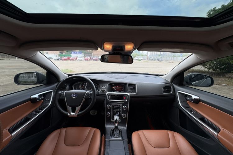 Used Volvo S60 2018 S60L T4 Zhiyuan Edition
