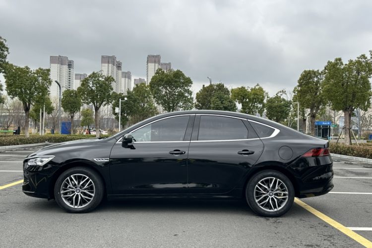 Used BYD Qin PLUS 2023 Champion Edition DM-i 120KM Leading Model
