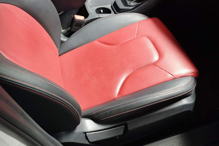 Used Haval H2s 2018 Blue Label 1.5T Dual-Clutch Fashion Edition
