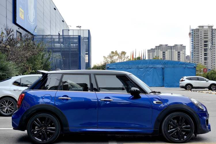 Used  MINI 2018 1.5T COOPER Racing Edition Five-Door Version
