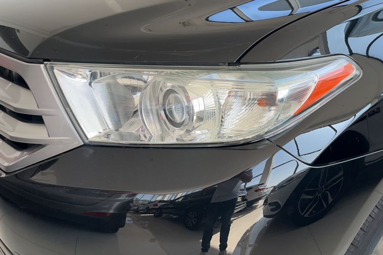 Used Toyota Highlander 2012 2.7L Two-Wheel Drive 7-Seater Luxury Edition
