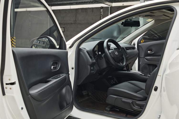 Used Honda Vezel 2020 1.5L CVT Pioneer Edition
