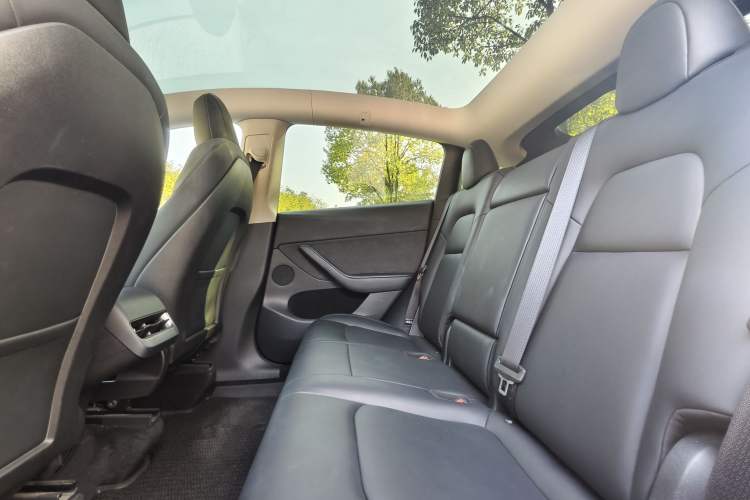 Used Tesla Model Y 2022 Rear-Wheel-Drive Version
