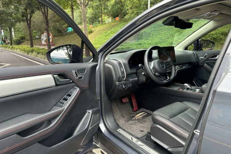 Used BYD Tang New Energy 2018 DM 2.0T All-Wheel Drive Smart Connectivity Luxury Model 7 Seats China V Emission Standard
