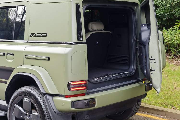 Used  V23 2025 501 Four-Wheel Drive Intelligent Driving Version
