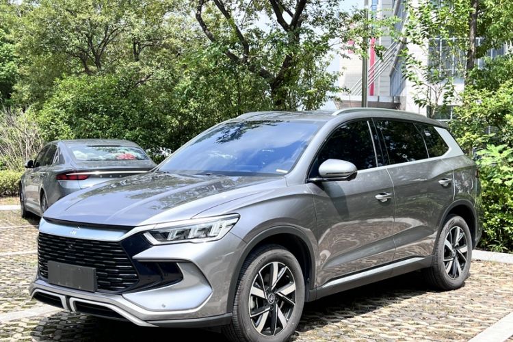 Used BYD Song Pro New Energy 2024 HONOR Edition DM-i 71KM Navigation Model
