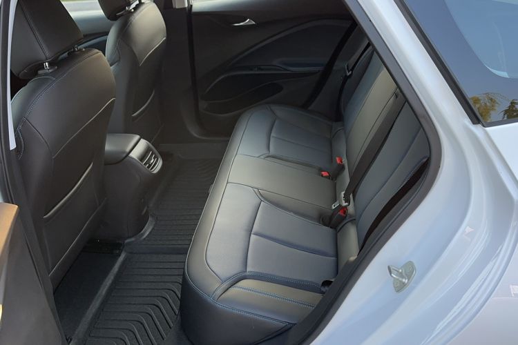 Used Buick Velite 6 2024 450km Range Commuter Version
