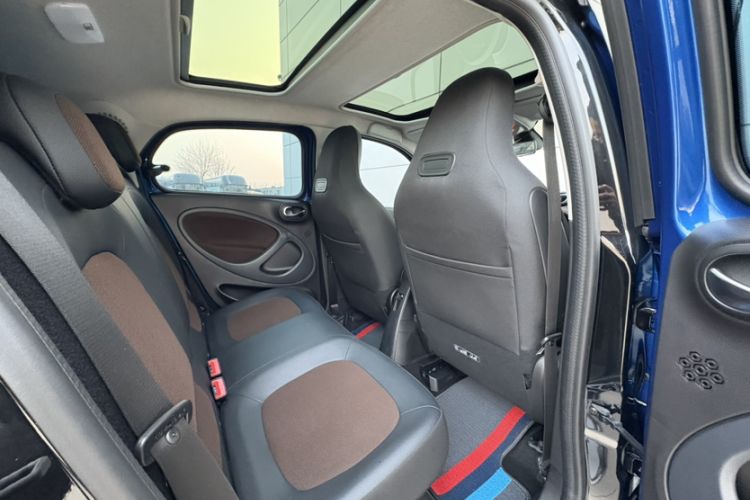 Used  forfour 2018 0.9T 66 kW Fashion Edition
