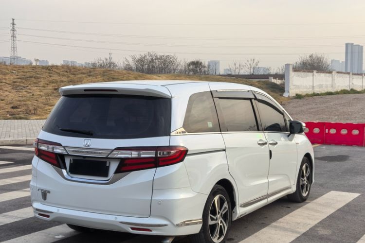 Used Honda Odyssey 2015 Revised 2.4L Luxury Edition