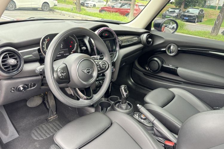 Used  MINI 2021 1.5T COOPER Classic Edition
