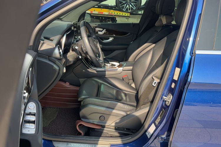 Used Mercedes-Benz GLC 2017 GLC 260 4MATIC Luxury Model
