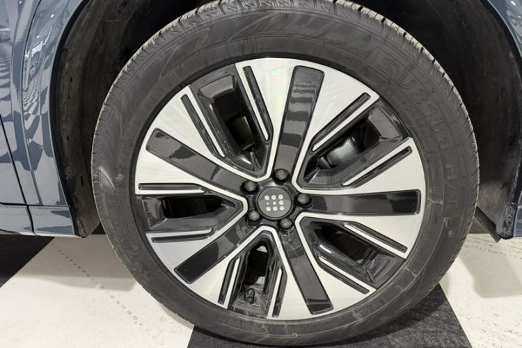 Used  E5 PLUS 2025 165 km Long-Range Version PLUS 5-Seater
