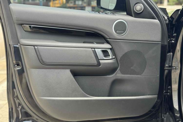 Used Land Rover Discovery 2024 360 PS S