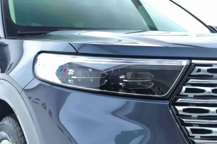 Used Ford Explorer 2020 EcoBoost 285 4x4 Titanium Edition 7-Seater
