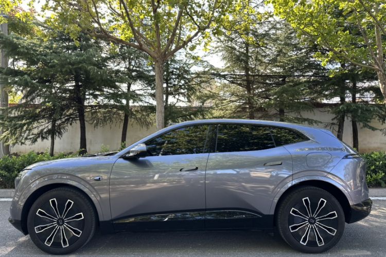 Used  07 2024 Max Extended-Range Edition
