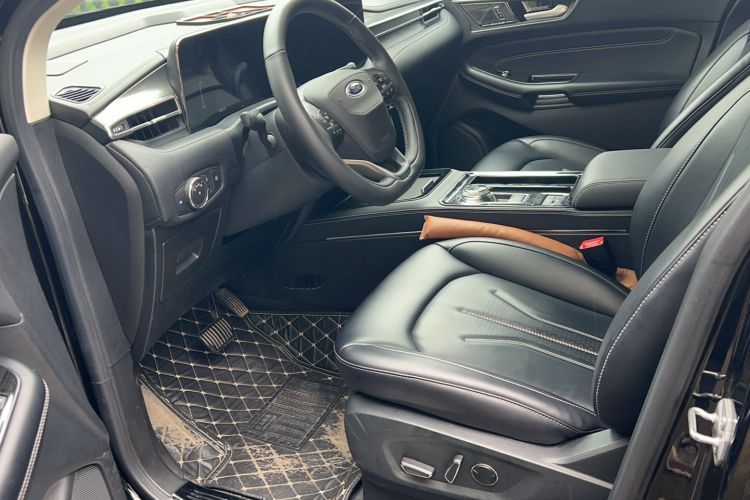 Used Ford Edge 2022 PLUS EcoBoost 245 Four-Wheel Drive Platinum Edition 7-Seater
