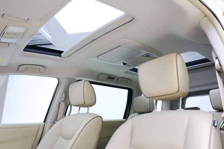 Used Nissan Quest 2015 3.5L SL
