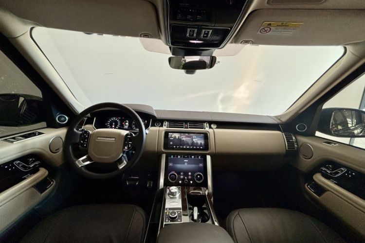Used Land Rover Range Rover 2022 3.0 L6 400 PS Classic Extended Version
