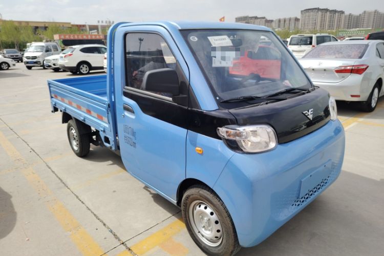 Used   2023 140km Long Wheelbase Flatbed Entry-Level Trim
