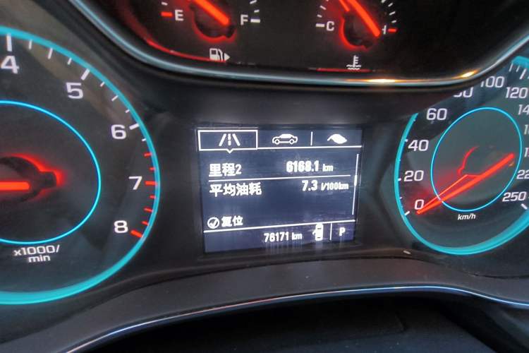 Used Chevrolet Cruze 2017 1.5L Automatic Pioneer Sunroof Edition
