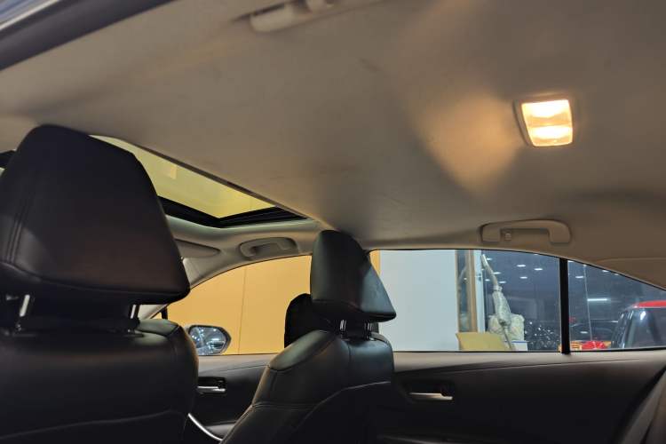 Used Toyota Corolla 2021 Dual-Motor 1.8L E-CVT Elite Edition
