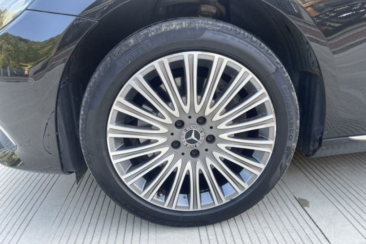 Used Mercedes-Benz E-Class New Energy 2022 Restyled E 350 e L Plug-in Hybrid Sedan
