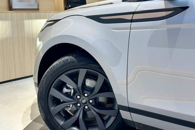 Used Land Rover Range Rover Evoque 2023 Aurora L 249 PS Collins Antique Bronze Special Edition
