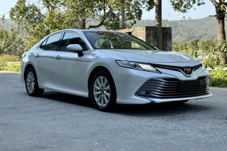 Used Toyota Camry 2018 2.0G Luxury Edition
