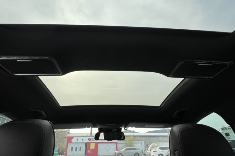 Used Mercedes-Benz GLC 2019 Facelift GLC 260 L 4MATIC Luxury Model
