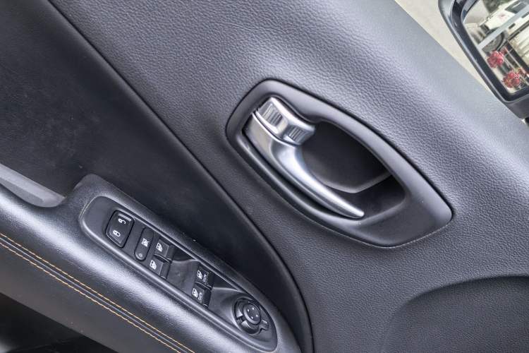 Used  Compass 2020 220T Automatic Elite Edition
