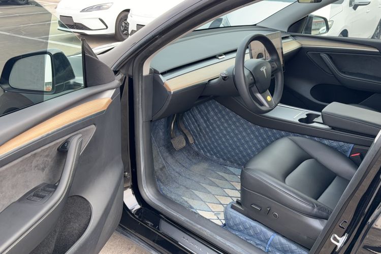 Used Tesla Model Y 2022 Rear-Wheel-Drive Version
