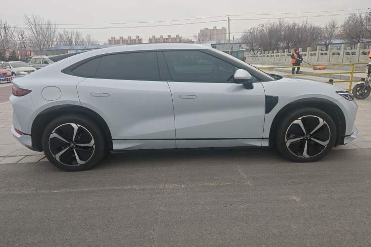 Used BYD Song L EV 2025 Intelligent Driving Version 662 km LiDAR Excellence Edition
