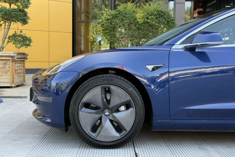 Used Tesla Model 3 2019 Long-Range Rear-Wheel-Drive Version
